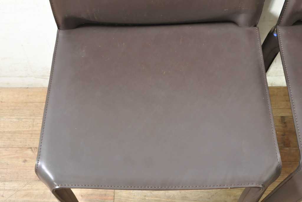 中古　Cassina(カッシーナ)　412　CAB(キャブ)　MARIO BELLINI(マリオベリーニ)　シンプルモダンな空間づくりに活躍するアームレスチェア2脚セット(ダイニングチェア、椅子、イス)(定価2脚で約52万8千円)(R-073993)