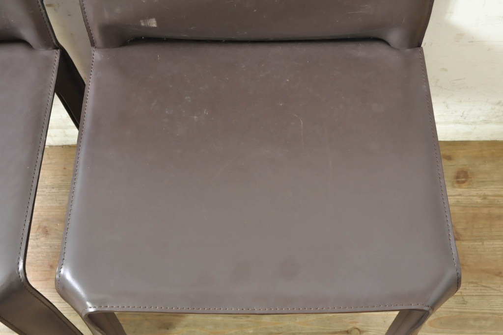 中古　Cassina(カッシーナ)　412　CAB(キャブ)　MARIO BELLINI(マリオベリーニ)　シンプルモダンな空間づくりに活躍するアームレスチェア2脚セット(ダイニングチェア、椅子、イス)(定価2脚で約52万8千円)(R-073993)