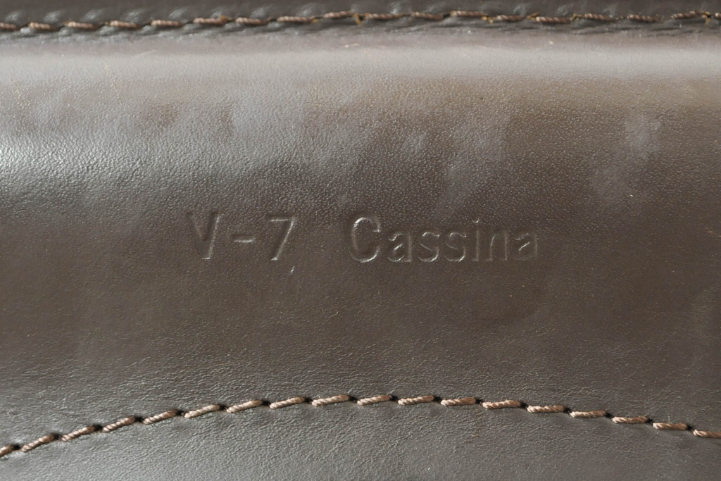 中古　Cassina(カッシーナ)　412　CAB(キャブ)　MARIO BELLINI(マリオベリーニ)　シンプルモダンな空間づくりに活躍するアームレスチェア2脚セット(ダイニングチェア、椅子、イス)(定価2脚で約52万8千円)(R-073993)