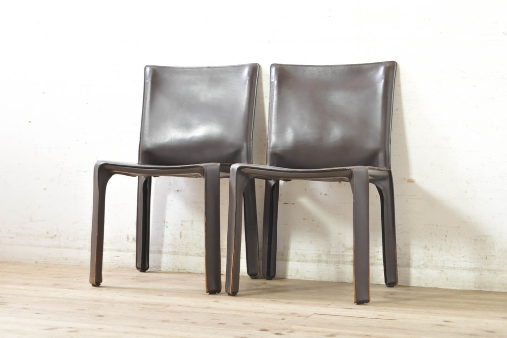 中古　Cassina(カッシーナ)　412　CAB(キャブ)　MARIO BELLINI(マリオベリーニ)　シンプルモダンな空間づくりに活躍するアームレスチェア2脚セット(ダイニングチェア、椅子、イス)(定価2脚で約52万8千円)(R-073994)