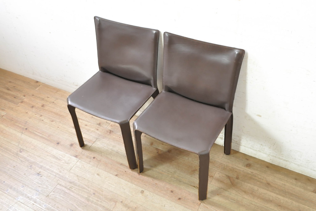 中古　Cassina(カッシーナ)　412　CAB(キャブ)　MARIO BELLINI(マリオベリーニ)　シンプルモダンな空間づくりに活躍するアームレスチェア2脚セット(ダイニングチェア、椅子、イス)(定価2脚で約52万8千円)(R-073994)