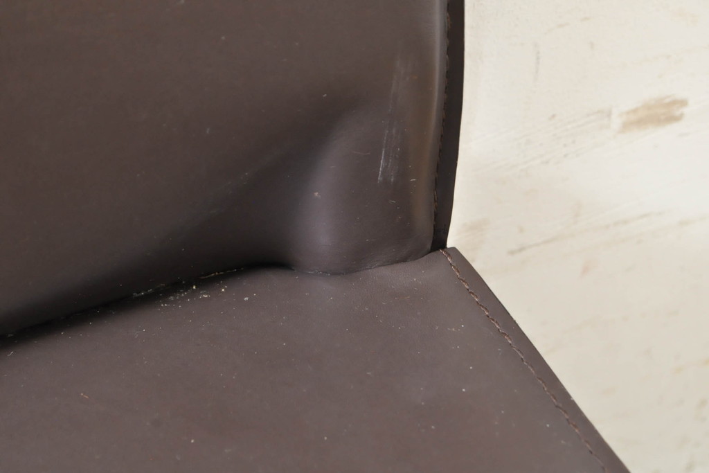 中古　Cassina(カッシーナ)　412　CAB(キャブ)　MARIO BELLINI(マリオベリーニ)　シンプルモダンな空間づくりに活躍するアームレスチェア2脚セット(ダイニングチェア、椅子、イス)(定価2脚で約52万8千円)(R-073994)