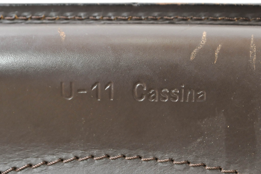 中古　Cassina(カッシーナ)　412　CAB(キャブ)　MARIO BELLINI(マリオベリーニ)　シンプルモダンな空間づくりに活躍するアームレスチェア2脚セット(ダイニングチェア、椅子、イス)(定価2脚で約52万8千円)(R-073994)