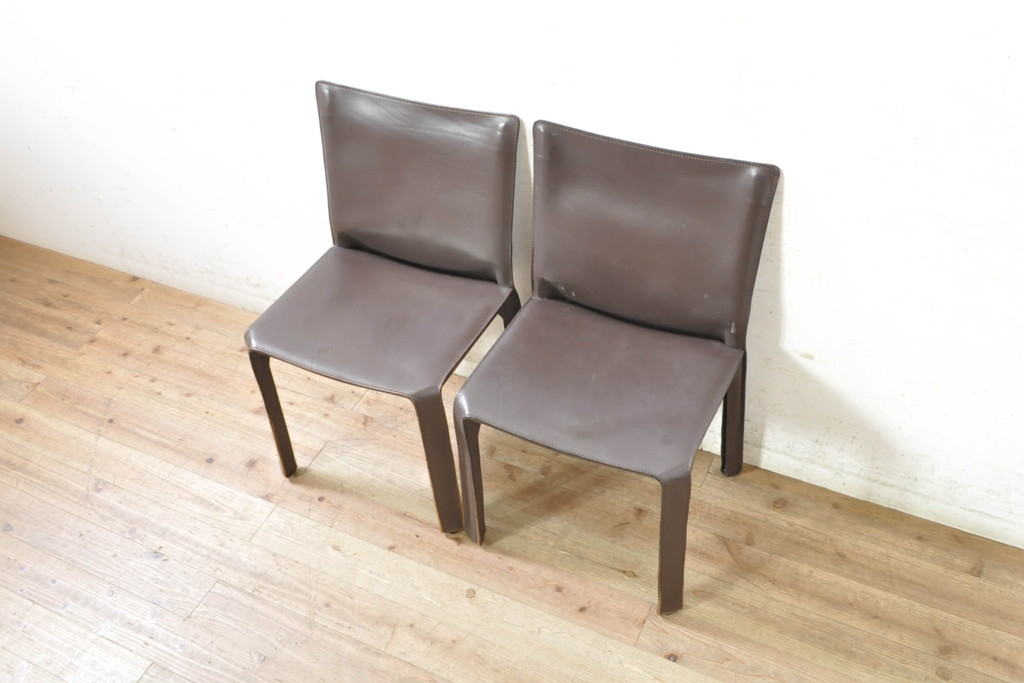 中古　Cassina(カッシーナ)　412　CAB(キャブ)　MARIO BELLINI(マリオベリーニ)　シンプルモダンな空間づくりに活躍するアームレスチェア2脚セット(ダイニングチェア、椅子、イス)(定価2脚で約52万8千円)(R-073995)