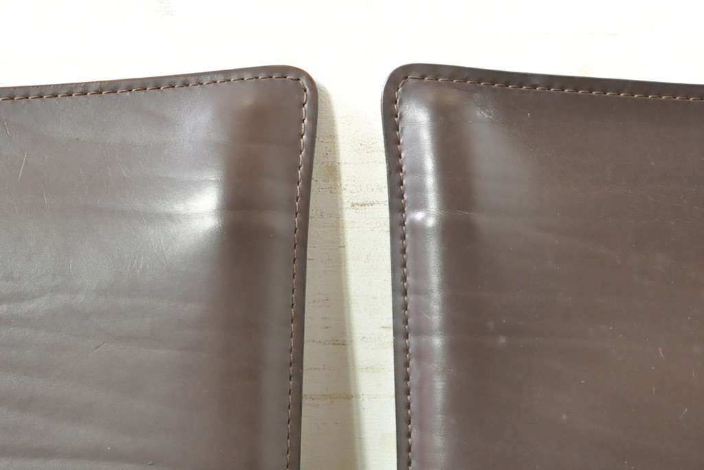 中古　Cassina(カッシーナ)　412　CAB(キャブ)　MARIO BELLINI(マリオベリーニ)　シンプルモダンな空間づくりに活躍するアームレスチェア2脚セット(ダイニングチェア、椅子、イス)(定価2脚で約52万8千円)(R-073995)