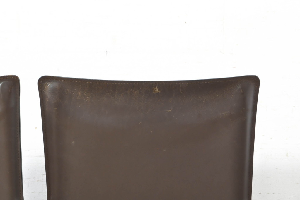 中古　Cassina(カッシーナ)　412　CAB(キャブ)　MARIO BELLINI(マリオベリーニ)　シンプルモダンな空間づくりに活躍するアームレスチェア2脚セット(ダイニングチェア、椅子、イス)(定価2脚で約52万8千円)(R-073995)