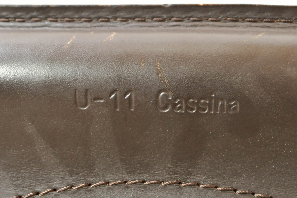中古　Cassina(カッシーナ)　412　CAB(キャブ)　MARIO BELLINI(マリオベリーニ)　シンプルモダンな空間づくりに活躍するアームレスチェア2脚セット(ダイニングチェア、椅子、イス)(定価2脚で約52万8千円)(R-073995)