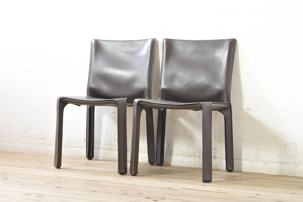 中古　Cassina(カッシーナ)　412　CAB(キャブ)　MARIO BELLINI(マリオベリーニ)　シンプルモダンな空間づくりに活躍するアームレスチェア2脚セット(ダイニングチェア、椅子、イス)(定価2脚で約52万8千円)(R-073996)