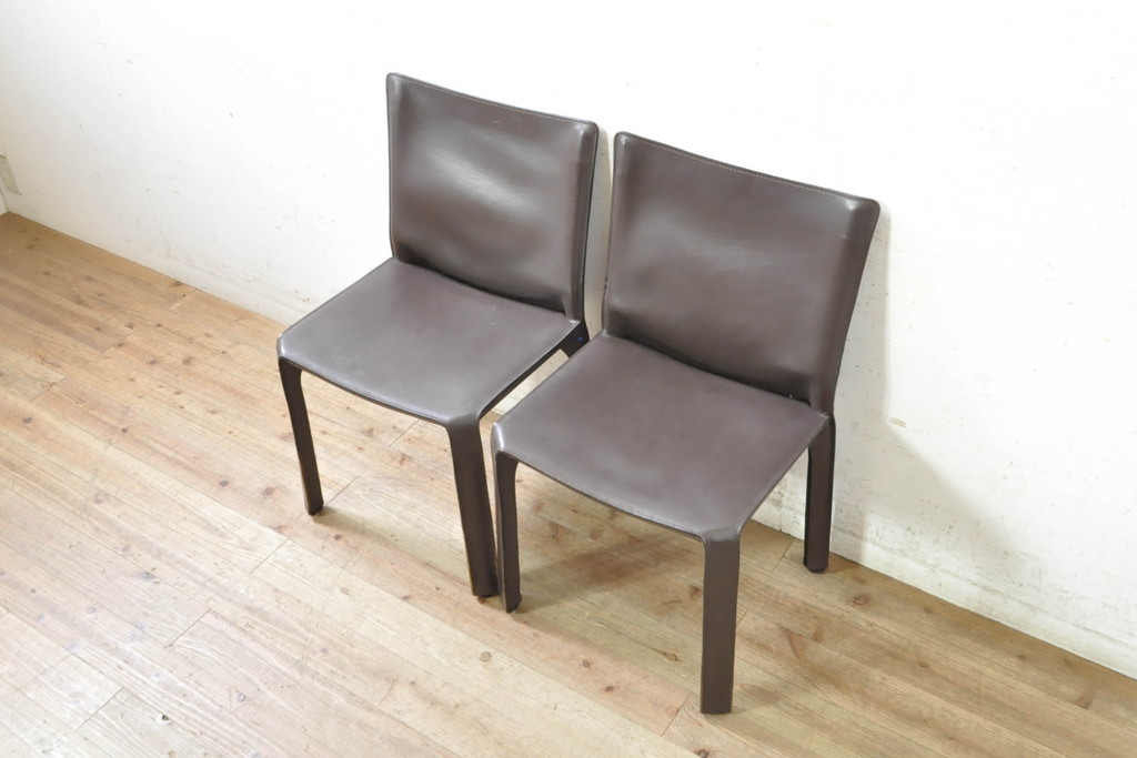 中古　Cassina(カッシーナ)　412　CAB(キャブ)　MARIO BELLINI(マリオベリーニ)　シンプルモダンな空間づくりに活躍するアームレスチェア2脚セット(ダイニングチェア、椅子、イス)(定価2脚で約52万8千円)(R-073996)