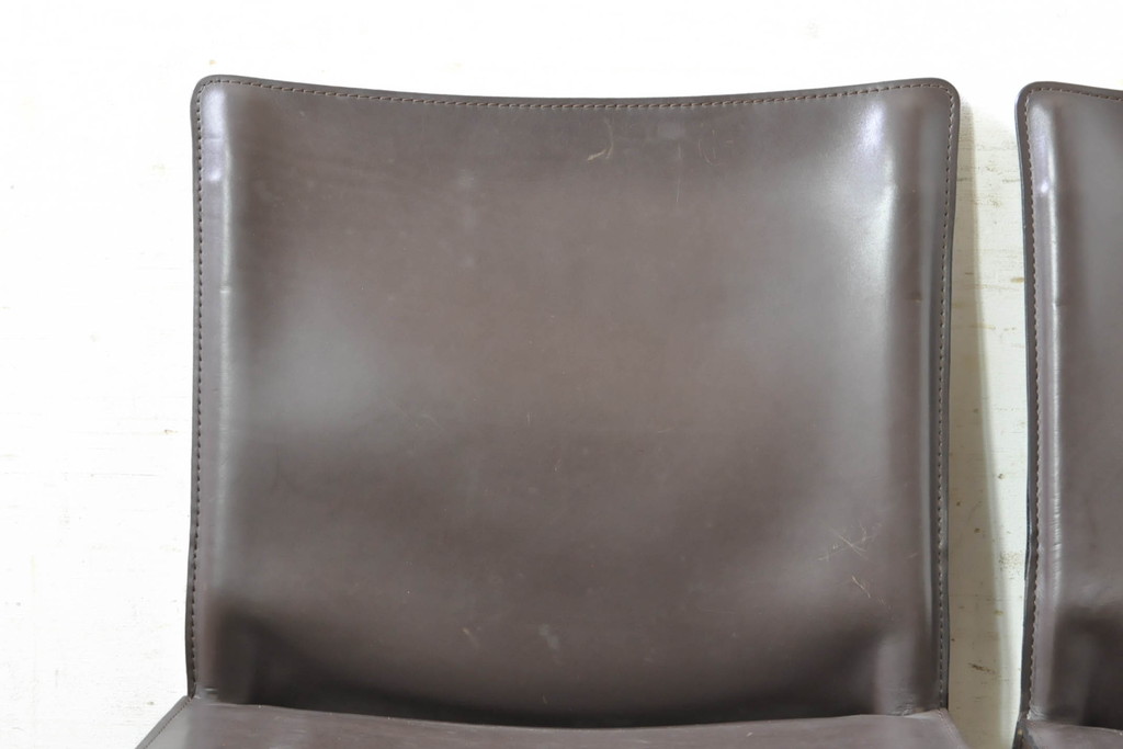中古　Cassina(カッシーナ)　412　CAB(キャブ)　MARIO BELLINI(マリオベリーニ)　シンプルモダンな空間づくりに活躍するアームレスチェア2脚セット(ダイニングチェア、椅子、イス)(定価2脚で約52万8千円)(R-073996)