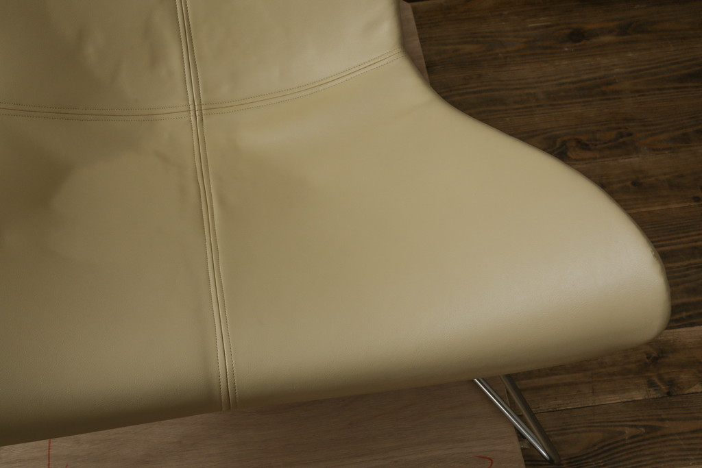 中古　美品　BoConcept(ボーコンセプト)　SQUILLA(スキラ)　インテリアのアクセントになる本革ラウンジチェア(レザー、1Pソファ、一人掛け、1人掛け、椅子、イス、北欧)(R-082840)