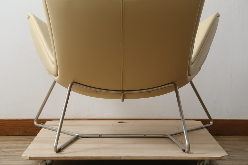 中古　美品　BoConcept(ボーコンセプト)　SQUILLA(スキラ)　インテリアのアクセントになる本革ラウンジチェア(レザー、1Pソファ、一人掛け、1人掛け、椅子、イス、北欧)(R-082840)