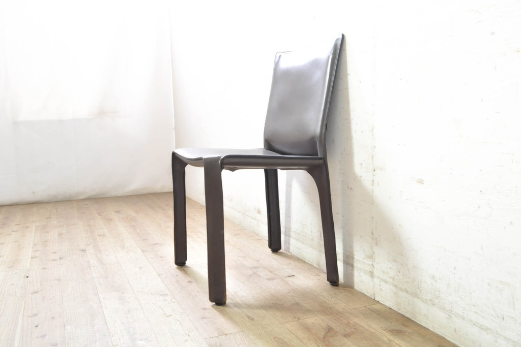 中古　Cassina(カッシーナ)　412　CAB(キャブ)　MARIO BELLINI(マリオベリーニ)　シンプルモダンな空間づくりに活躍するアームレスチェア(ダイニングチェア、椅子、イス)(定価約26万4千円)(R-074311)