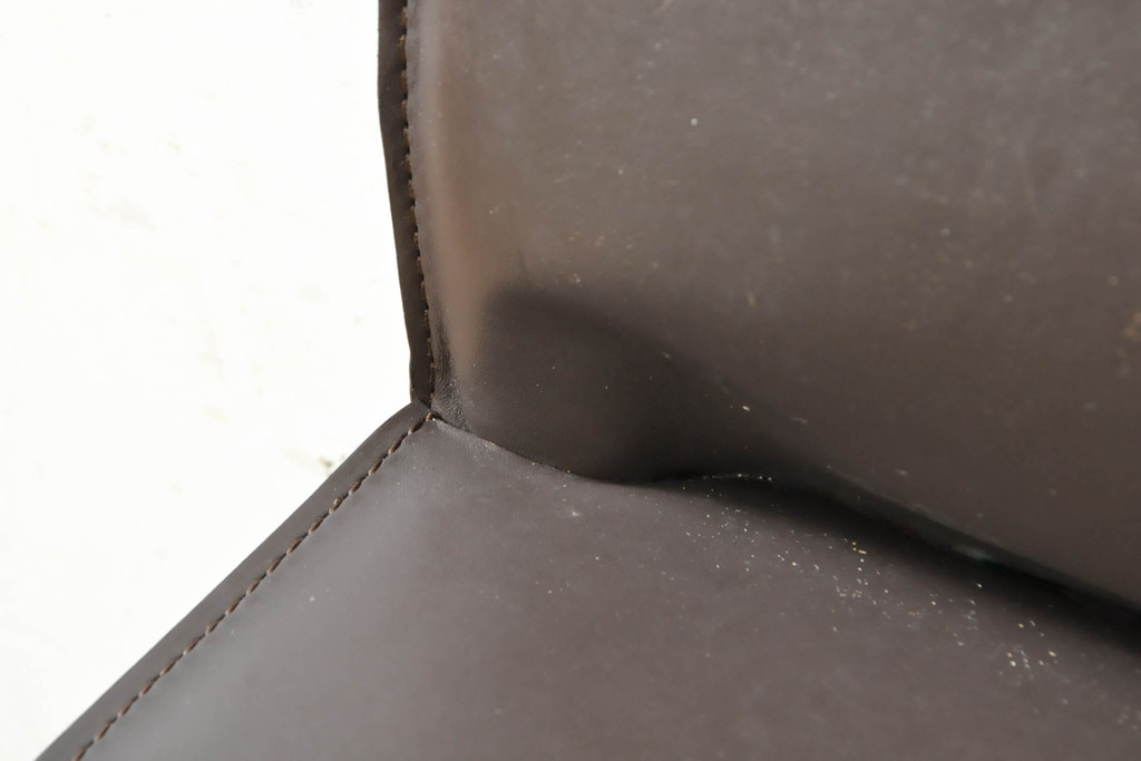 中古　Cassina(カッシーナ)　412　CAB(キャブ)　MARIO BELLINI(マリオベリーニ)　シンプルモダンな空間づくりに活躍するアームレスチェア(ダイニングチェア、椅子、イス)(定価約26万4千円)(R-074311)