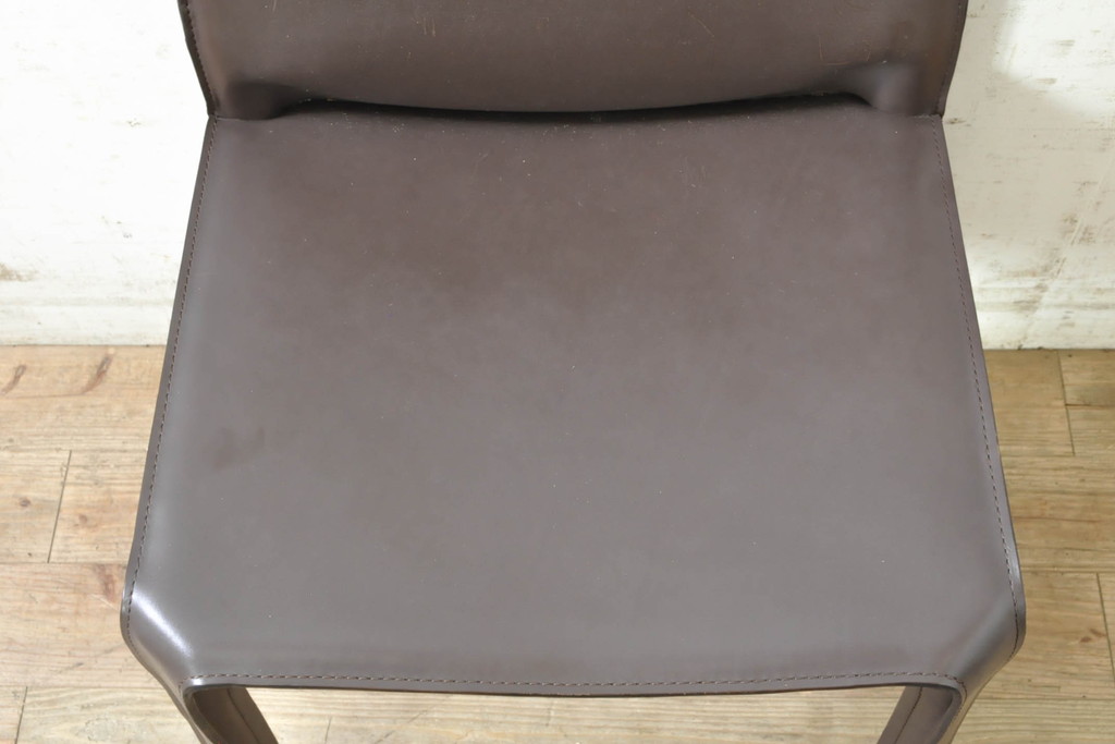 中古　Cassina(カッシーナ)　412　CAB(キャブ)　MARIO BELLINI(マリオベリーニ)　シンプルモダンな空間づくりに活躍するアームレスチェア(ダイニングチェア、椅子、イス)(定価約26万4千円)(R-074311)