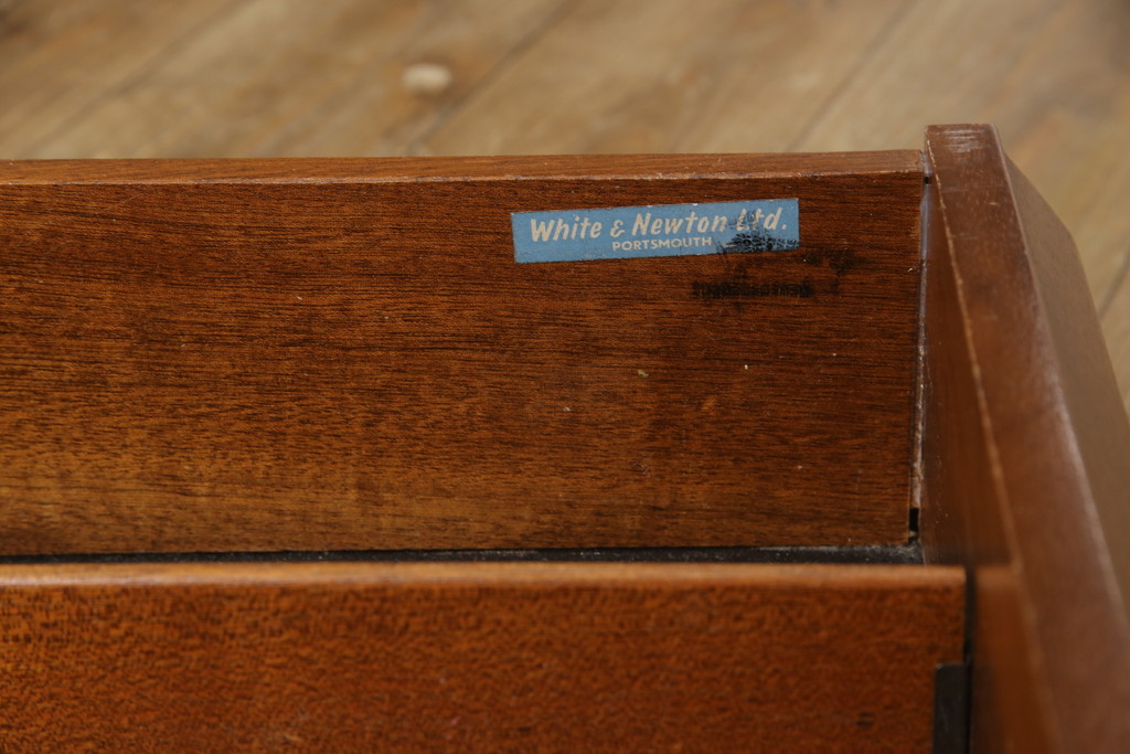 イギリスビンテージ　White&Newton社製(ホワイト&ニュートン)　Lloyd's Antiques(ロイズ・アンティークス)取り扱い　ローズウッド材　洗練された美しいデザインが魅力的なサイドボード(サイドキャビネット、リビングボード、テレビ台、テレビボード、収納棚、戸棚、英国、ヴィンテージ)(R-068403)