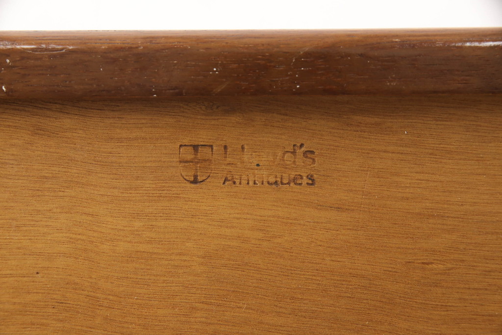 イギリスビンテージ　White&Newton社製(ホワイト&ニュートン)　Lloyd's Antiques(ロイズ・アンティークス)取り扱い　ローズウッド材　洗練された美しいデザインが魅力的なサイドボード(サイドキャビネット、リビングボード、テレビ台、テレビボード、収納棚、戸棚、英国、ヴィンテージ)(R-068403)