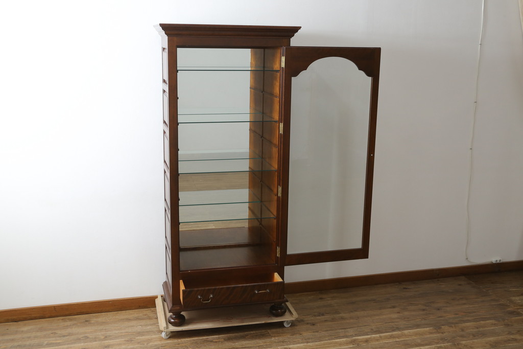 中古　特注品　松本民芸家具　シックな佇まいのキュリオケース(キャビネット、陳列棚、飾り棚、ガラスケース、コレクションケース、店舗什器)(R-082850)