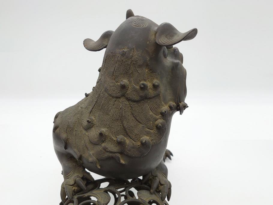 古銅 玉獅子 香炉 勇ましく異彩を放つ表情に惹きつけられる獅子
