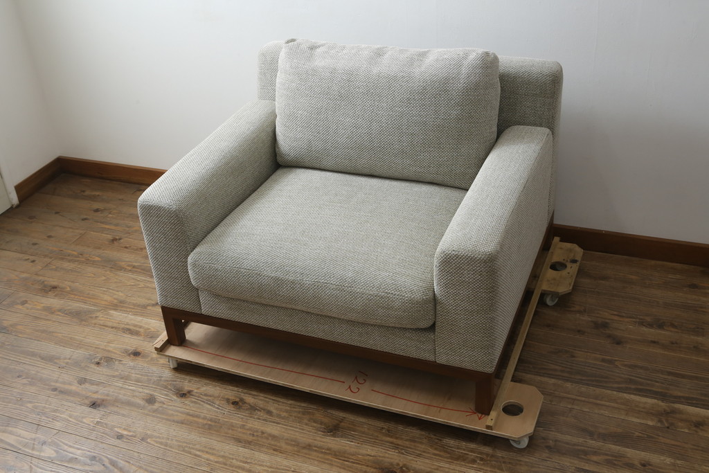 中古　美品　旭川家具　CONDE HOUSE(カンディハウス)　川上元美デザイン　クォード　ウォールナット　落ち着いた雰囲気が素敵な1Pソファ(椅子、イス、アームチェア、一人掛け、1人掛けソファ)(現行定価約66万円)(R-082905)