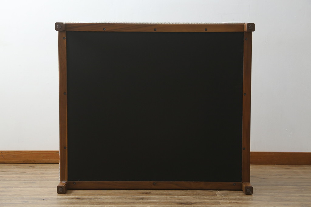 中古　美品　旭川家具　CONDE HOUSE(カンディハウス)　川上元美デザイン　クォード　ウォールナット　落ち着いた雰囲気が素敵な1Pソファ(椅子、イス、アームチェア、一人掛け、1人掛けソファ)(現行定価約66万円)(R-082905)