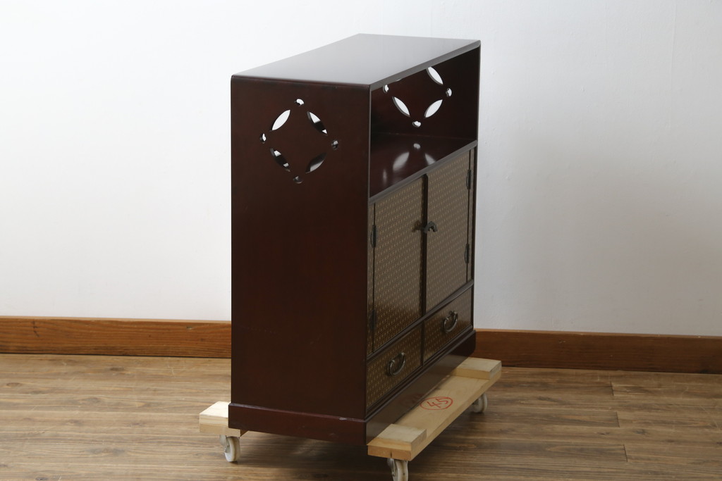 中古　美品　高級品!!　伝統工芸　箱根細工(寄木細工)　麻の葉文様が美しい茶棚(茶箪笥、茶タンス、収納棚、飾り棚、戸棚、サイドボード)(定価推定約60万円)(R-082852)