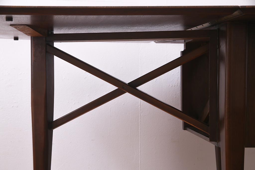 北欧ヴィンテージ　ビンテージ家具　スタイリッシュな佇まいのバタフライテーブル(エクステンションテーブル)(R-038121)