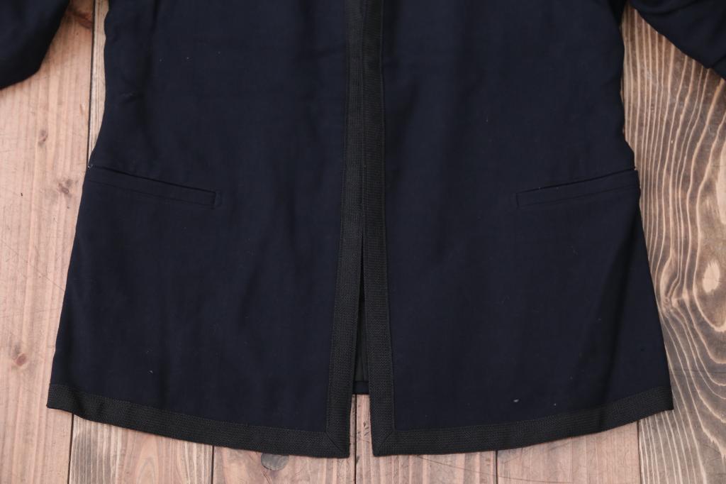旧日本海軍大佐・一種軍服(襟章付)(R-017114)