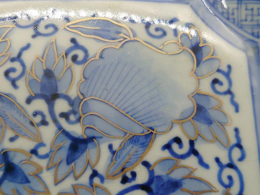 江戸期　古伊万里　染付　金彩　7.6寸皿　約23　食卓のアクセントになる印象的なフォルムの隅切り四方角皿(七寸六分、深皿、変形皿、中皿、和食器、和皿)(R-062046)