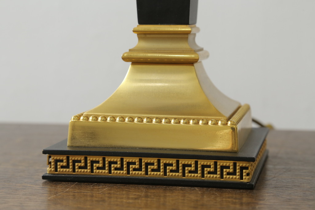中古　EURO CASA(ユーロカーサ)取り扱い　最高級　VERSACE HOME(ヴェルサーチホーム)　MEDUSA(メデューサ)　ゴージャスな空間を演出するテーブルランプ(卓上照明、テーブルライト、デスクスタンド、スタンドライト)(R-075973)