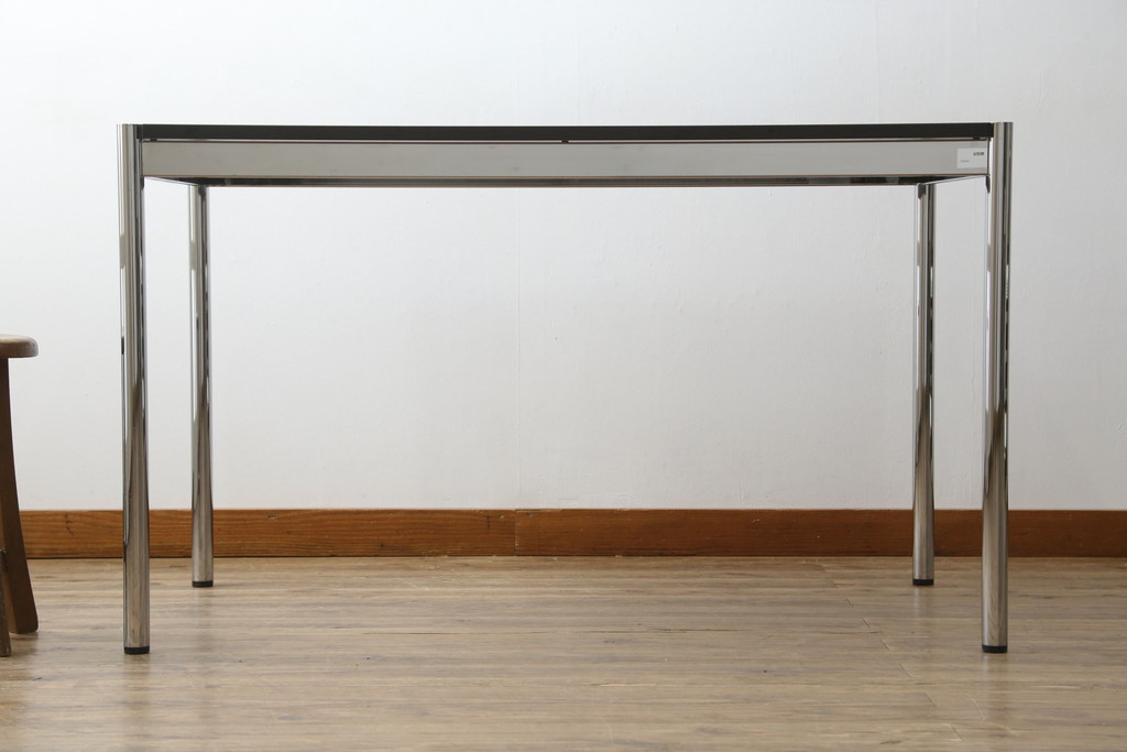 中古　USMハラー(USM Haller)　スタイリッシュなデザインがかっこいいシンプルなテーブル(ダイニングテーブル、食卓、4人掛け)(R-082632)