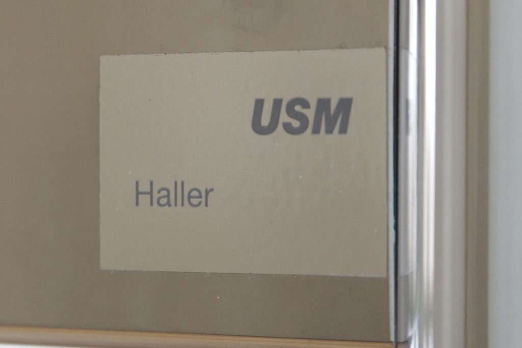 中古　USMハラー(USM Haller)　スタイリッシュなデザインがかっこいいシンプルなテーブル(ダイニングテーブル、食卓、4人掛け)(R-082632)