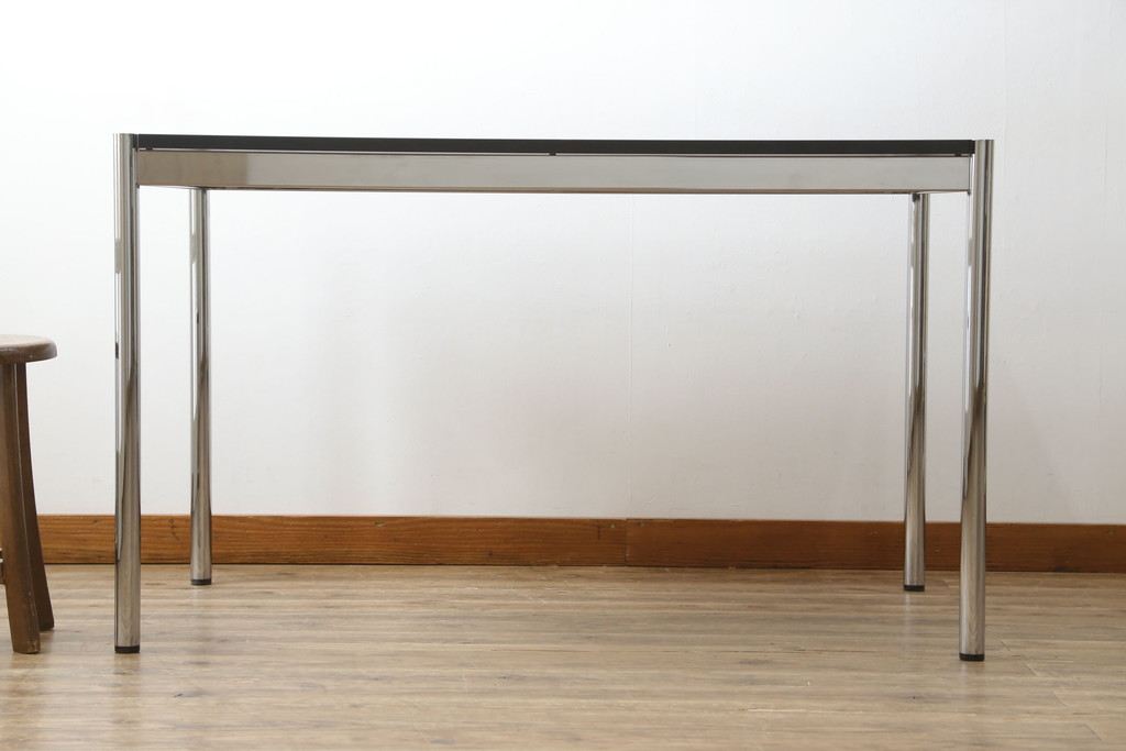 中古　USMハラー(USM Haller)　スタイリッシュなデザインがかっこいいシンプルなテーブル(ダイニングテーブル、食卓、4人掛け)(R-082632)