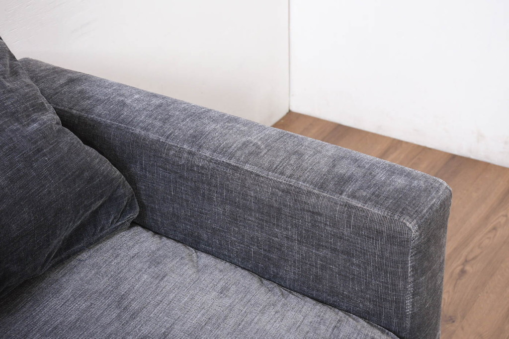中古　美品　Boconcept(ボーコンセプト)　Carlton(カールトン)　くつろぎ空間を演出するスタイリッシュな2.5人掛けソファ(2.5P、3P、2.5人掛け、3人掛け)(定価約45万円)(R-082331)