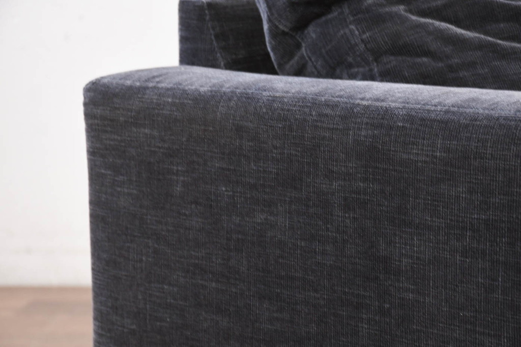 中古　美品　Boconcept(ボーコンセプト)　Carlton(カールトン)　くつろぎ空間を演出するスタイリッシュな2.5人掛けソファ(2.5P、3P、2.5人掛け、3人掛け)(定価約45万円)(R-082331)