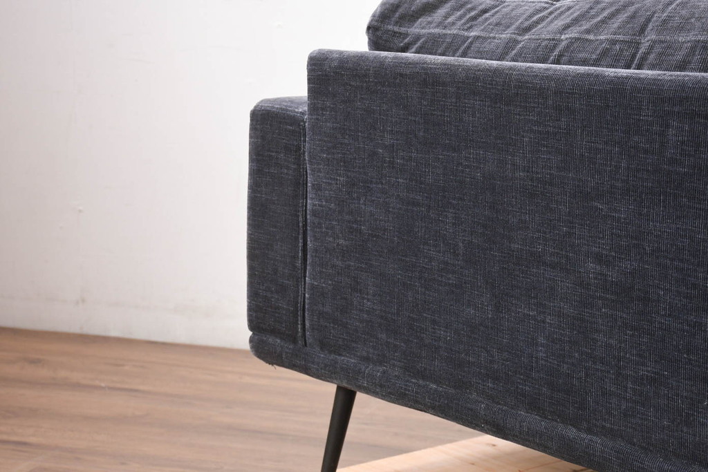 中古　美品　Boconcept(ボーコンセプト)　Carlton(カールトン)　くつろぎ空間を演出するスタイリッシュな2.5人掛けソファ(2.5P、3P、2.5人掛け、3人掛け)(定価約45万円)(R-082331)