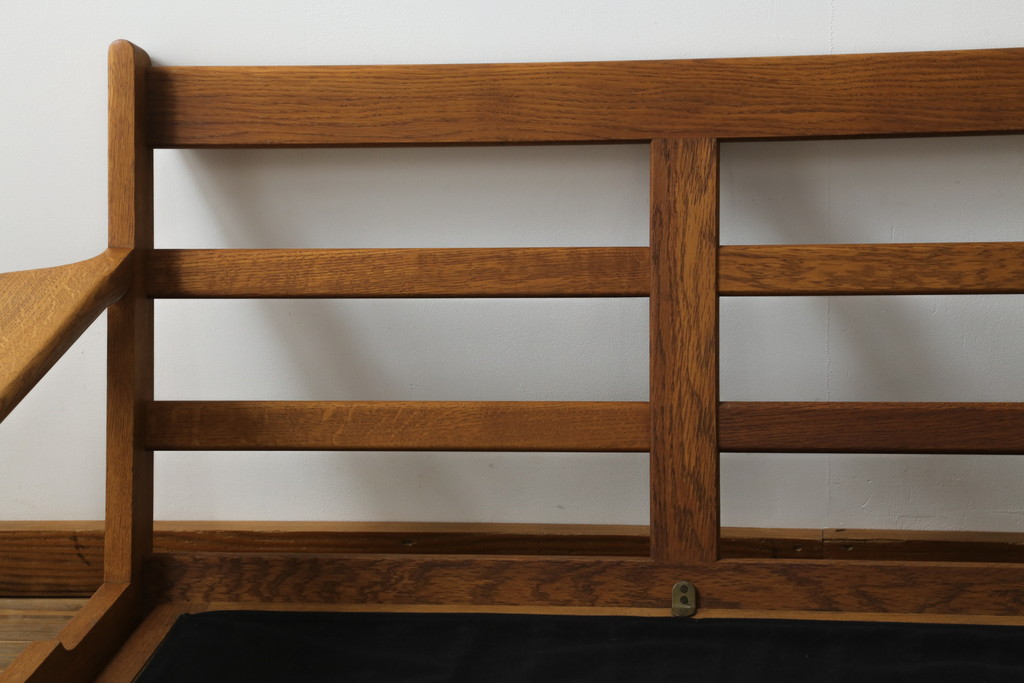 北欧ビンテージ　デンマークビンテージ　Hans J Wegner(ハンス・J・ウェグナー)　GETAMA(ゲタマ)　GE290　洗練された佇まいが目を引く3人掛けソファ(3P、三人掛け、アームソファ、トリプルソファ、3シーター、北欧、ヴィンテージ)(R-068271)