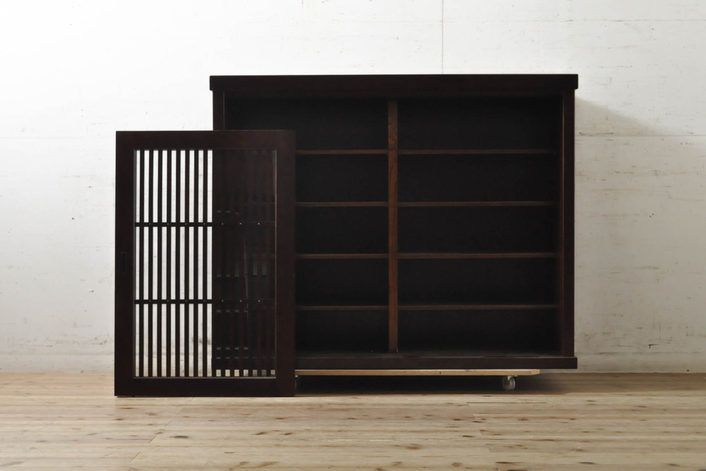中古　美品　上質な和の空間を演出する水屋箪笥サイドボード(サイドキャビネット、収納棚、戸棚、食器棚)(R-074080)