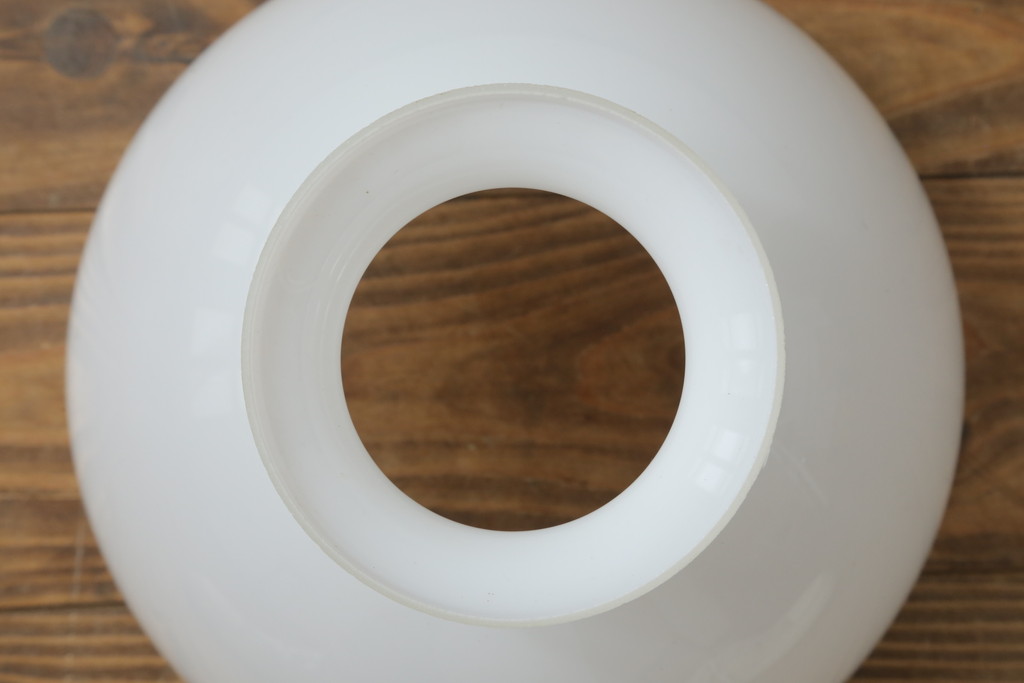 アンティーク照明　ヨーロッパ　高級品!!　陶器製の油タンクと豪華な真鍮製の吊り金具が魅力的なオイルランプ(天井照明、吊り下げランプ、ランタン、ハンギングランプ)(R-075983)
