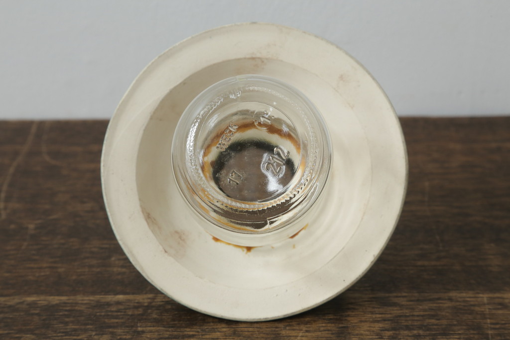 アンティーク照明　ヨーロッパ　高級品!!　陶器製の油タンクと豪華な真鍮製の吊り金具が魅力的なオイルランプ(天井照明、吊り下げランプ、ランタン、ハンギングランプ)(R-075983)