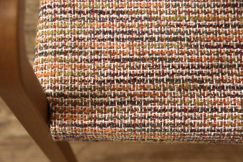 中古　美品　arflex(アルフレックス)　RINN(リン)シリーズ　流れるような細身のラインが美しいウォールナット材製アームチェア(定価約68000円)(椅子、イス、ダイニングチェア)(R-058175)