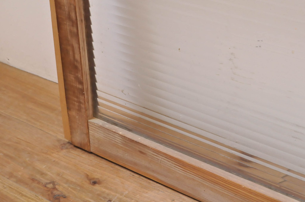 アンティーク建具　レトロな雰囲気漂うモールガラス窓4枚セット(引き戸、ガラス戸)(R-069168)