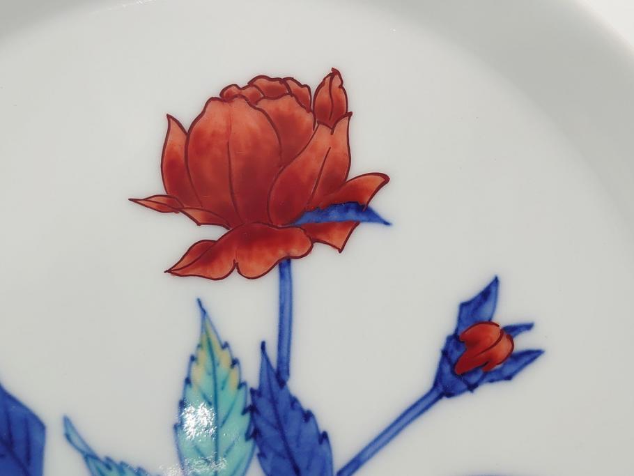 重要無形文化財　十二代 今泉今右衛門　錦　色絵　薔薇文　5.1寸　約15.5cm　大胆に描かれた薔薇の図が食卓のアクセントになる中皿5枚(銘々皿、色鍋島、和食器、五寸一分、共箱付き)(R-063955)