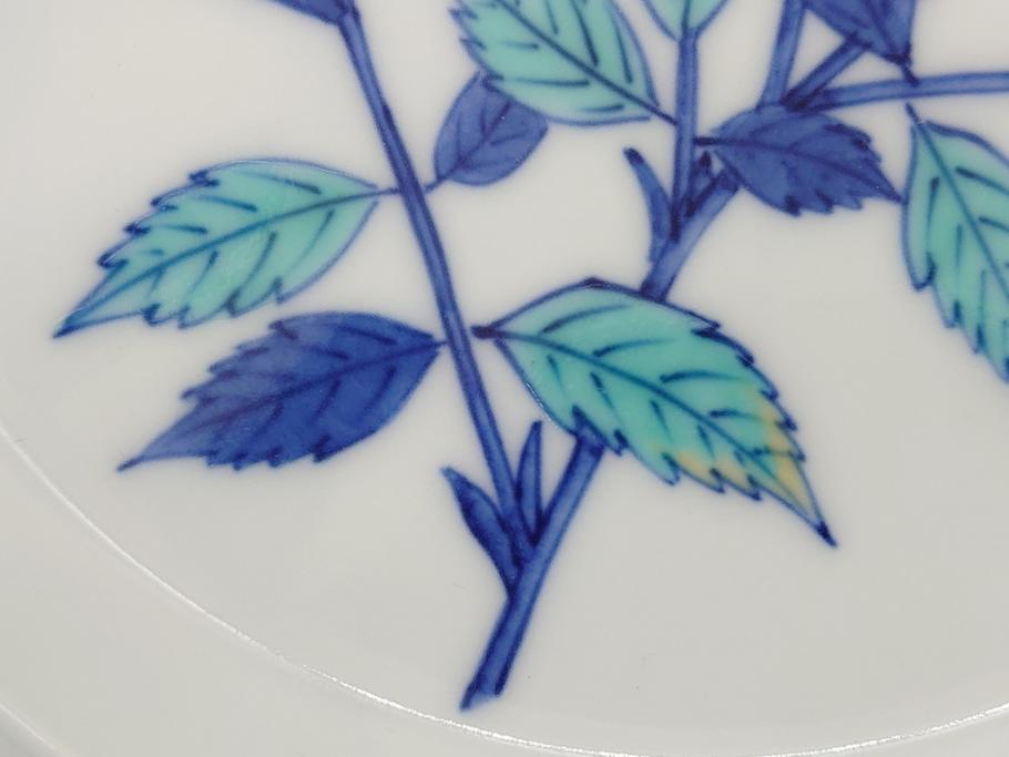 重要無形文化財　十二代 今泉今右衛門　錦　色絵　薔薇文　5.1寸　約15.5cm　大胆に描かれた薔薇の図が食卓のアクセントになる中皿5枚(銘々皿、色鍋島、和食器、五寸一分、共箱付き)(R-063955)