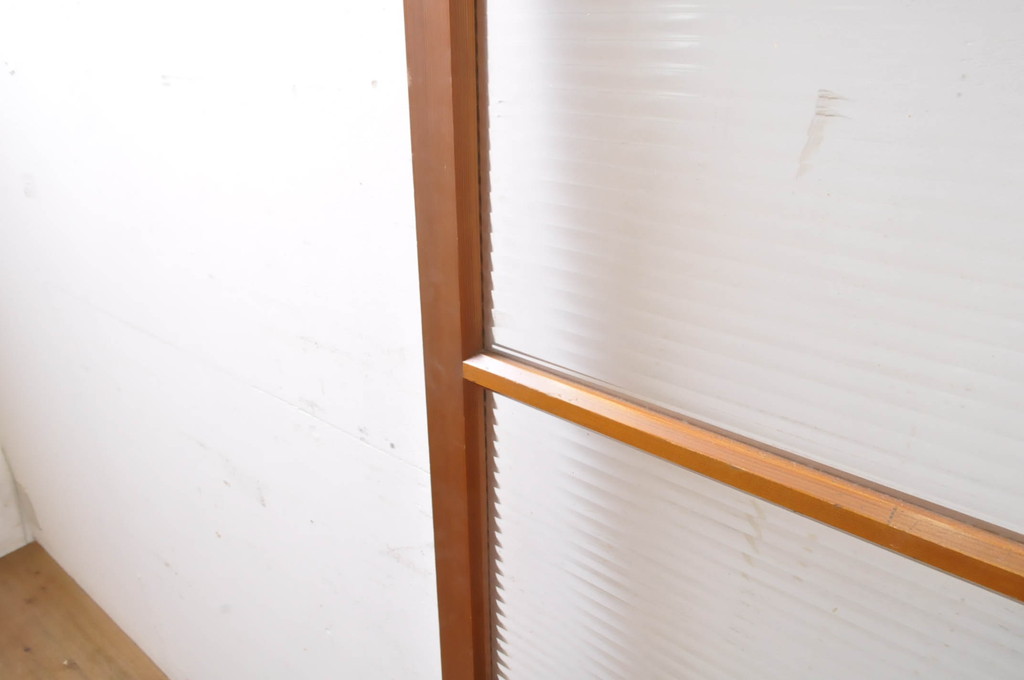 アンティーク建具　レトロな雰囲気を醸し出すモールガラス扉1枚(木製扉、ドア)(R-069163)