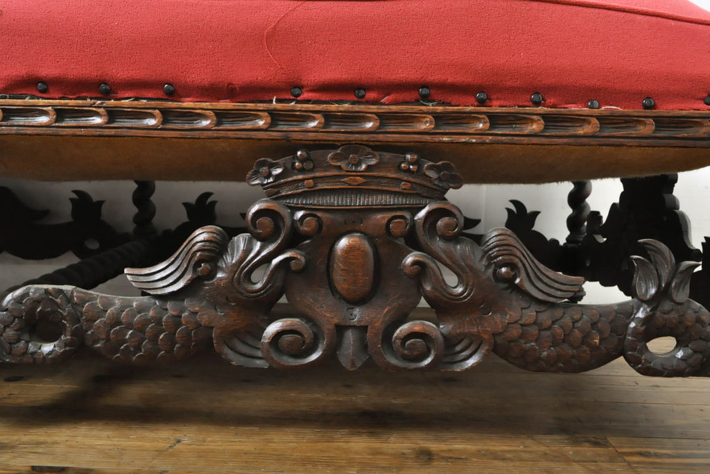 ベルギービンテージ　まるで芸術品のような豪華な彫刻が魅力のシェーズロング(カウチソファ、長椅子)(R-060532)