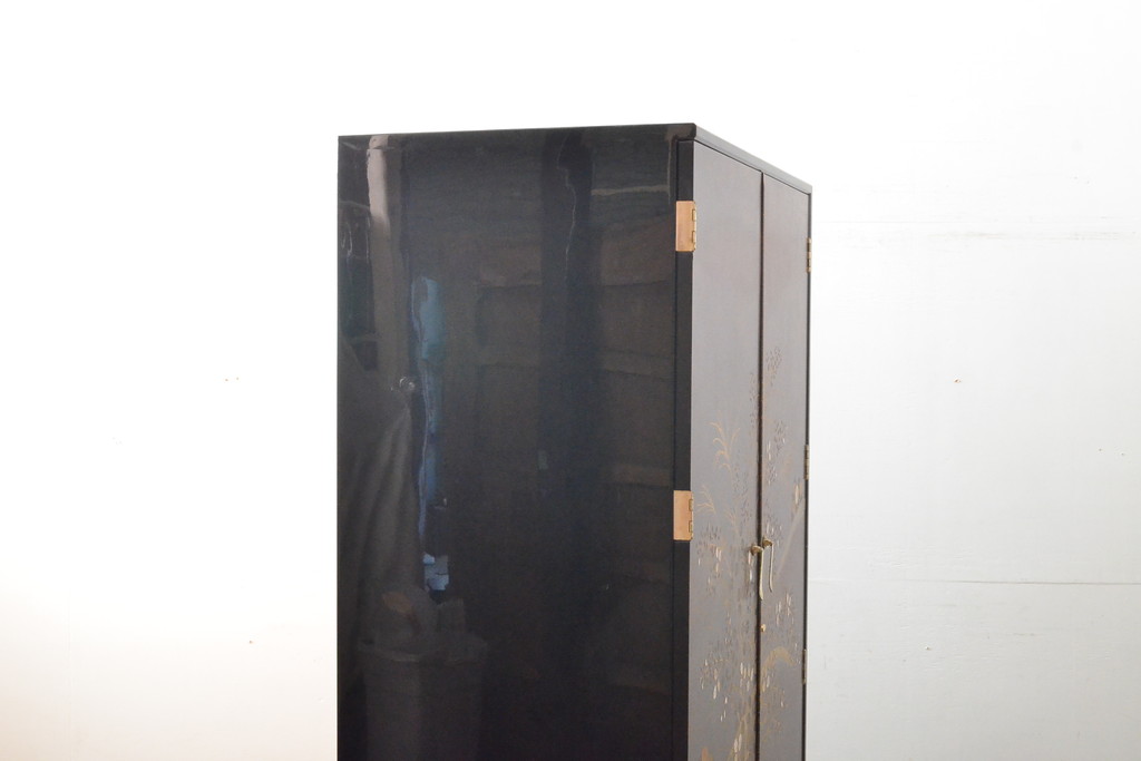 中古　美品　最高級　総漆塗り　まるで絵画のような前面蒔絵と螺鈿細工の意匠が楽しめる中桐箪笥(和タンス、和たんす、着物箪笥、和服箪笥、引き出し)(定価約400万円)(R-057975)