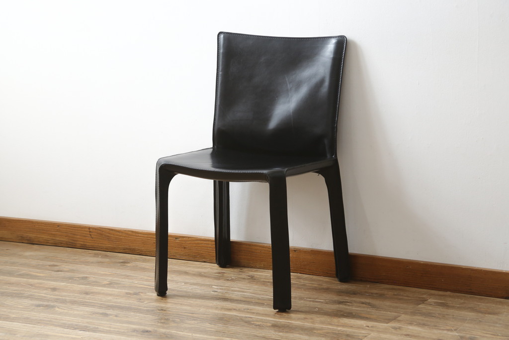 中古　Cassina(カッシーナ)　412　CAB(キャブ)　MARIO BELLINI(マリオベリーニ)　ブラック(黒)　シンプルモダンな空間づくりに活躍するアームレスチェア(ダイニングチェア、椅子、イス)(定価約24万円)(R-079511)