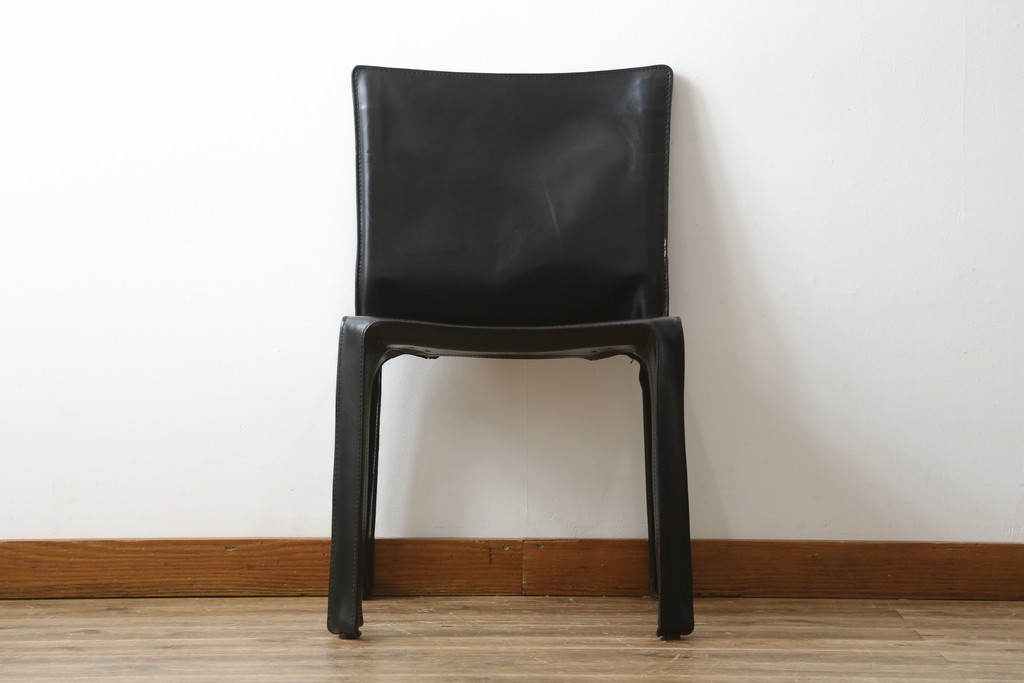中古　Cassina(カッシーナ)　412　CAB(キャブ)　MARIO BELLINI(マリオベリーニ)　ブラック(黒)　シンプルモダンな空間づくりに活躍するアームレスチェア(ダイニングチェア、椅子、イス)(定価約24万円)(R-079511)