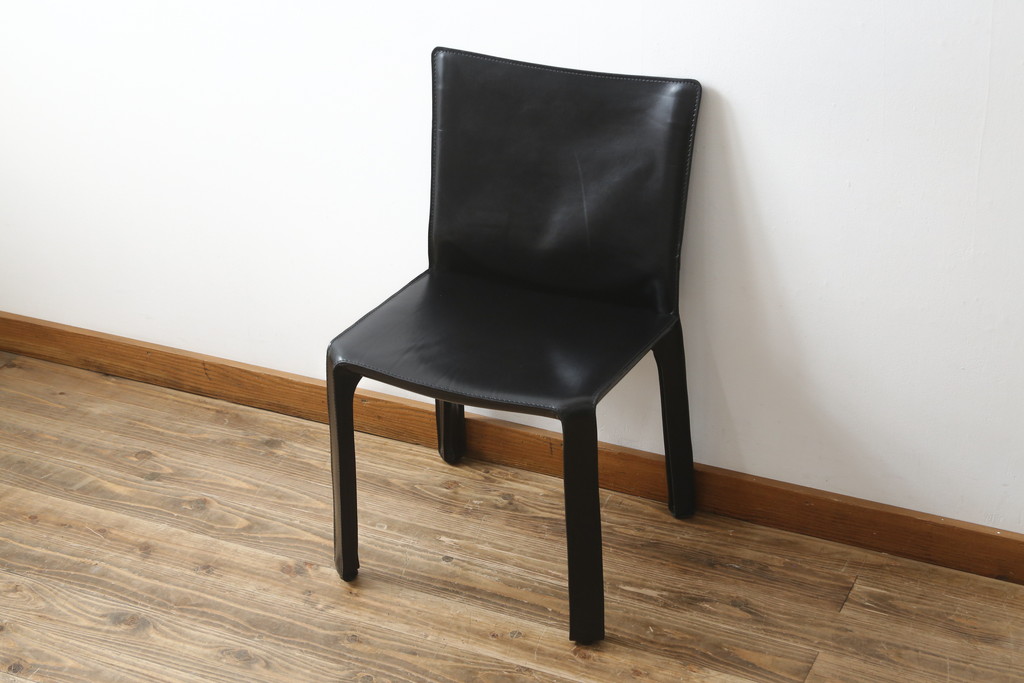 中古　Cassina(カッシーナ)　412　CAB(キャブ)　MARIO BELLINI(マリオベリーニ)　ブラック(黒)　シンプルモダンな空間づくりに活躍するアームレスチェア(ダイニングチェア、椅子、イス)(定価約24万円)(R-079511)